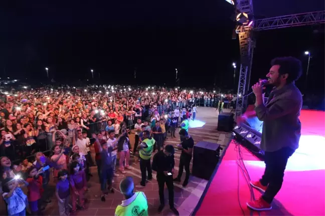 Buray, Beyşehir'de Hayranlarını Coşturdu