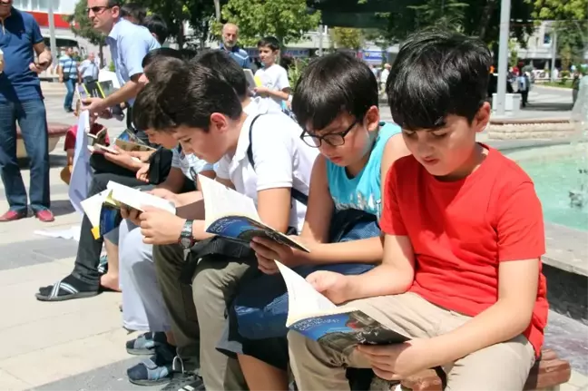 Elazığ'da Zamansız ve Mekansız Kitap Okuma Etkinliği