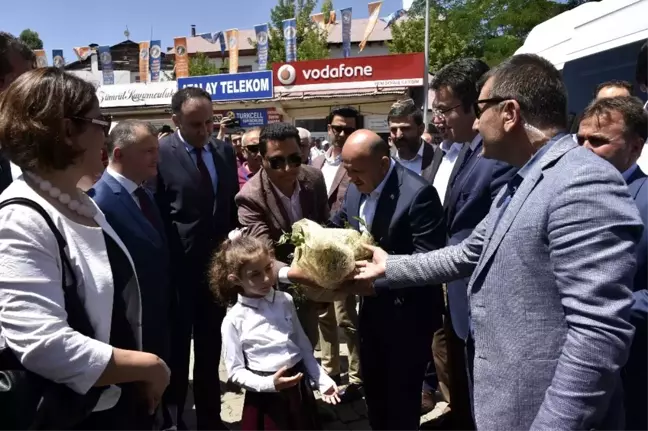 Başbakan Yardımcısı Fikri Işık Gümüşhane'de