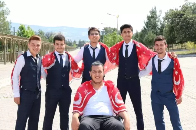 Felç Geçiren Genç Askere Gidememenin Üzüntüsünü Yaşıyor