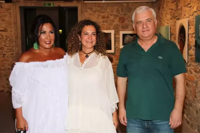 Halit Akçatepe'nin Kızı Sergi Açtı