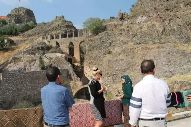 Zahide Yetiş Eskigediz'e Hayran Kaldı