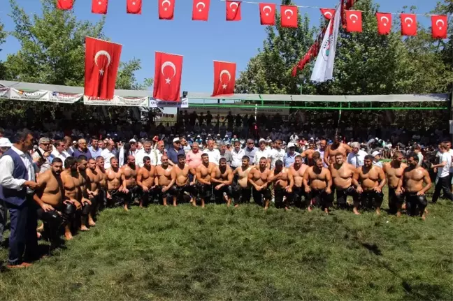 Kartepe Belelediyesi'nin Geleneksel Yağlı Güreşleri Başlıyor