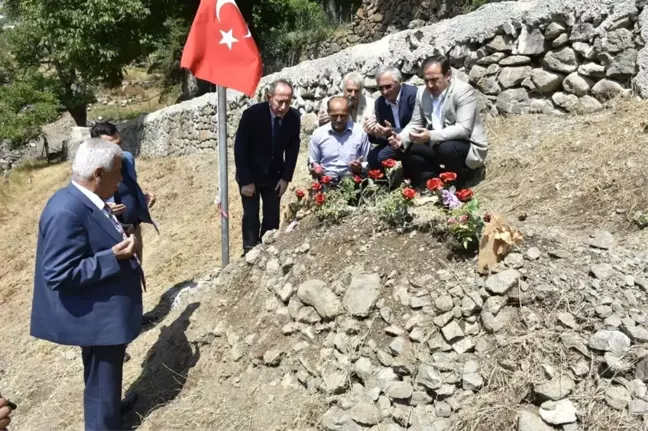 TBMM Başkanvekili Hamzaçebi'den Şehit Öğretmenin Ailesine Ziyaret