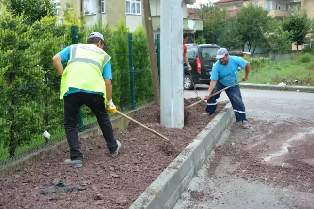 Kartepe'de Bozulan Kaldırımlar Onarılıyor