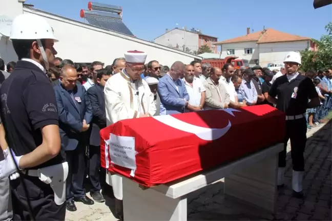 Kendi Silahının Ateş Alması Sonucu Ölen Polis Son Yolculuğuna Uğurlandı