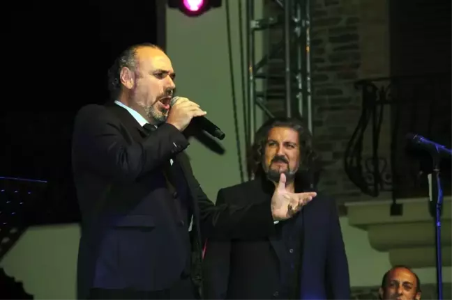 Üzüm Bağında Tenor Sesleri Yükseldi