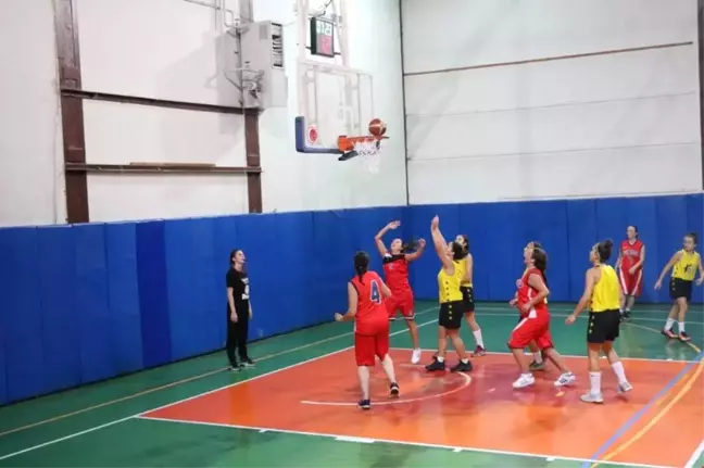 Böbrek Hastası Fadime İçin Gösteri Maçı Yaptılar