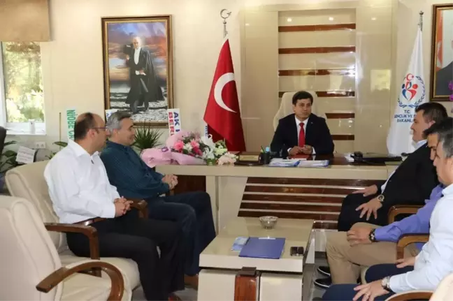 Öztürk, Manisa Büyükşehir Belediyespor Yönetimini Ağırladı