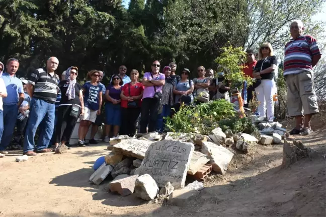 Tuncel Kurtiz Edremit'te Mezarı Başında Anıldı