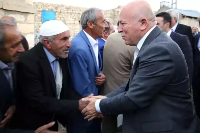 Başkan Sekmen Çat'a Çıkarma Yaptı