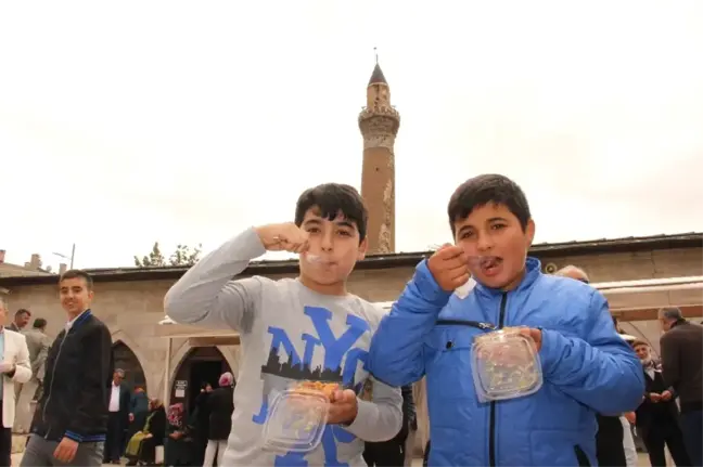 Sivas'ta Cumhurbaşkanlığından Aşure İkramı