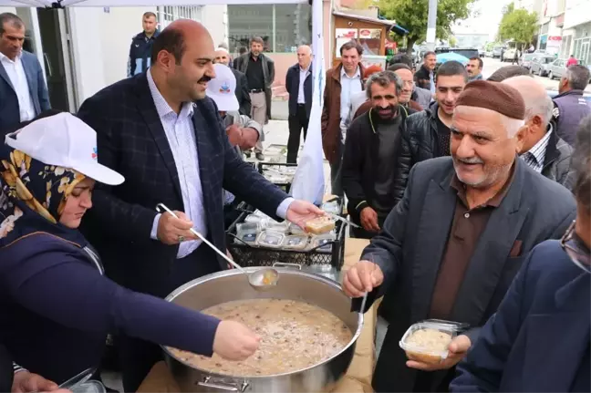 Başkan Orhan'dan Aşure İkramı