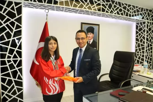 Genç Sporcu Madalya Sözünü Tuttu