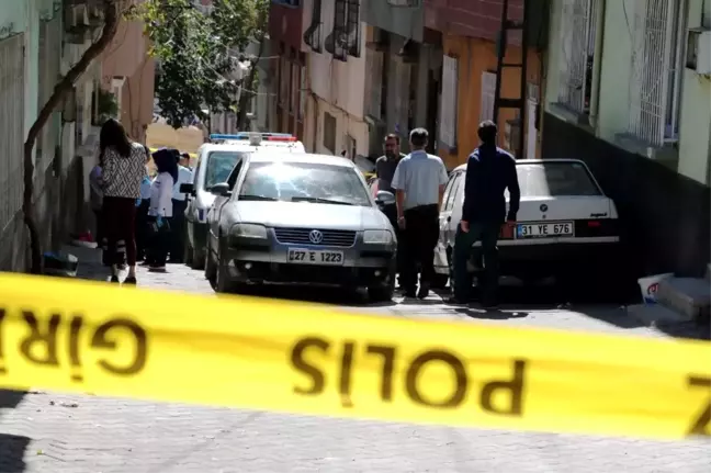 Sokakta Karşılaştığı Husumetlilerine Kurşun Yağdırdı: 1 Ölü, 1 Ağır Yaralı