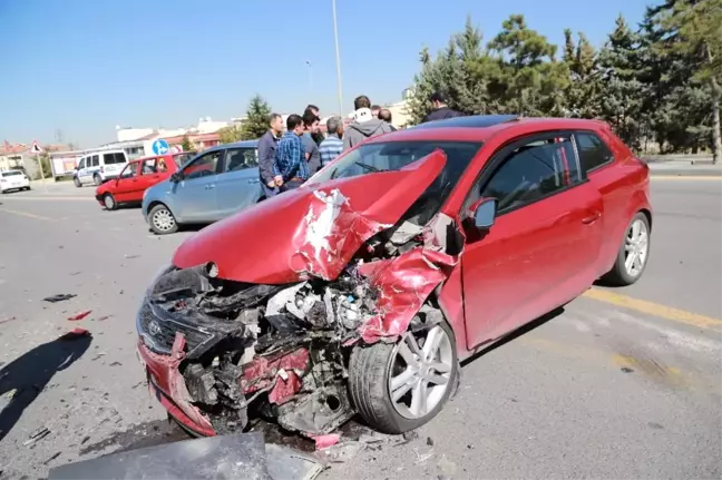 Başkent'te Aynı Noktada İki Ayrı Kaza: 2 Yaralı