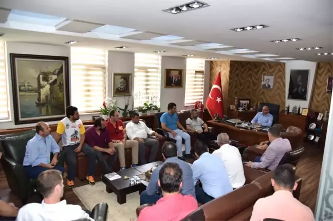 Arslanbey'in Yeni Yönetimi Başkan Üzülmez'i Ziyaret Etti