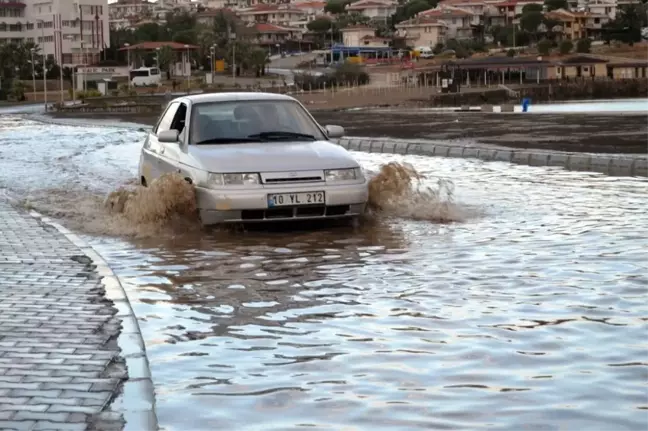 Ayvalık'ta Gönül Yolu Sular Altında Kaldı