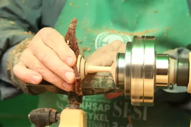 Uluslararası Ahşap Heykel Festivali'nde Sanatçılar Çalışmalarını Bitirdi