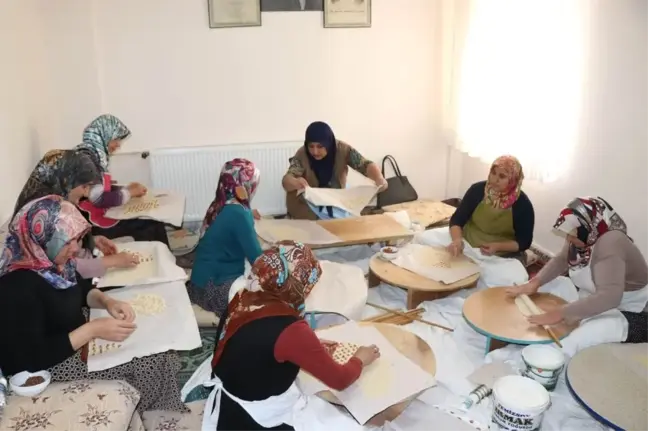 Mantı ve Gözleme Satarak Öğrencilere Burs Veriyorlar