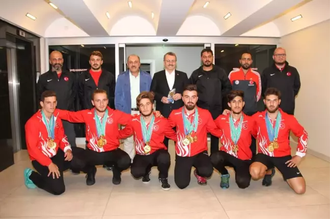 Çaykur Genel Müdürü İmdat Sütlüoğlu Dünya Rafting Şampiyonları'nı Kabul Etti