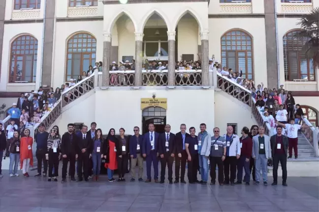 Vali Güvençer Konuk Öğrencileri Memleketlerine Uğurladı