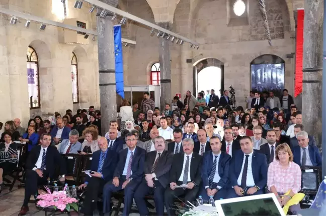 Sınırdan Tasarım' Sempozyum Başladı