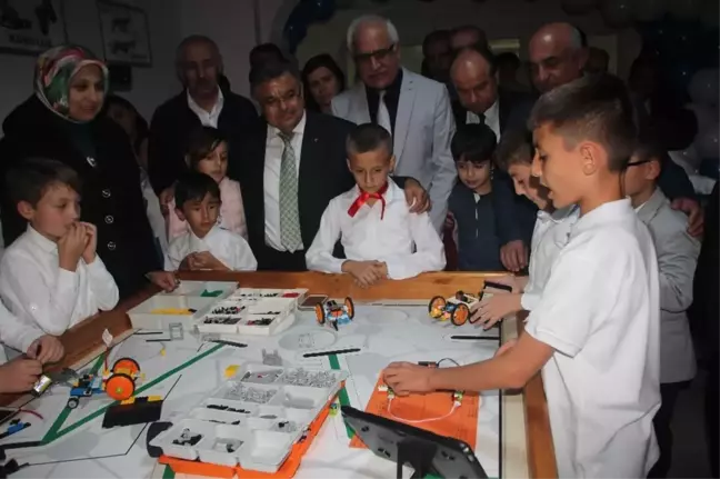 Robotik ve 3d Yazıcı Atölyelerinin Açılışında Öğrenciler Hünerleri Sergiledi