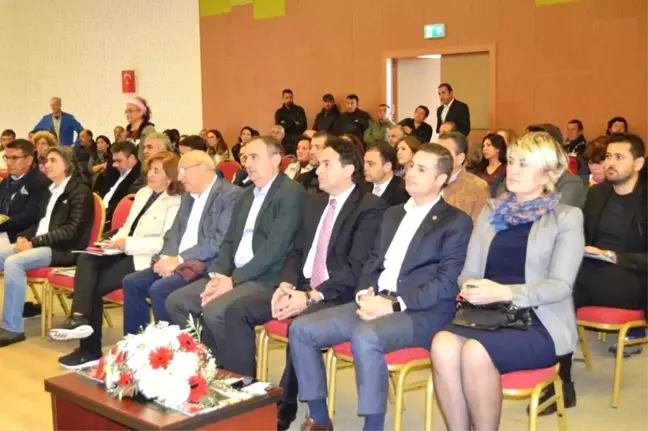 Ayvalık'ta 'Ulusal Değer Zeytinyağı Küresel Hedef Bütün Dünya' Paneli