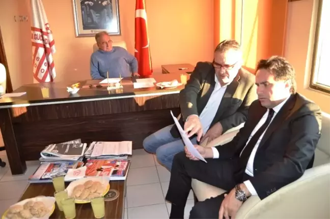 Kaymakam Görgülüaslan ve Başkan Gençer'den Ayvalıkgücü Belediyespor'a Nazik Ziyaret