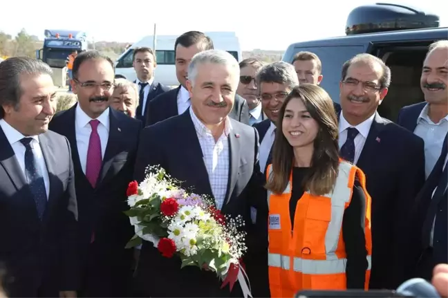 Ulaştırma, Denizcilik ve Haberleşme Bakanı Arslan Uşak'ta