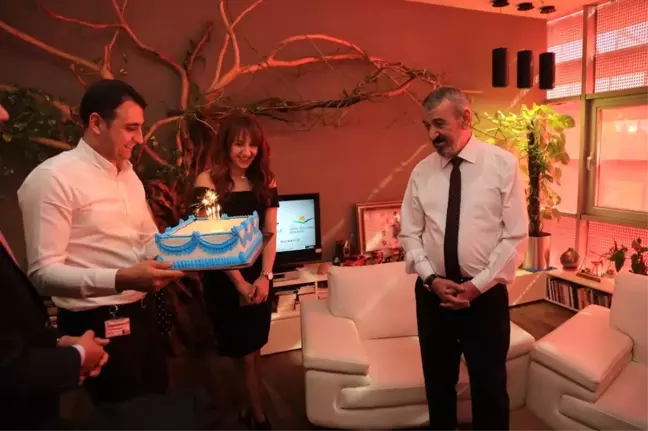 Doğum Gününü 11 Kasım'da Kutlayan Başkana Yavru Kurt Hediyesi
