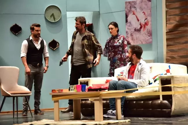 Milli Halterci Naim Süleymanoğlu, Bilecik'te Tiyatro Sahnesinde Anıldı