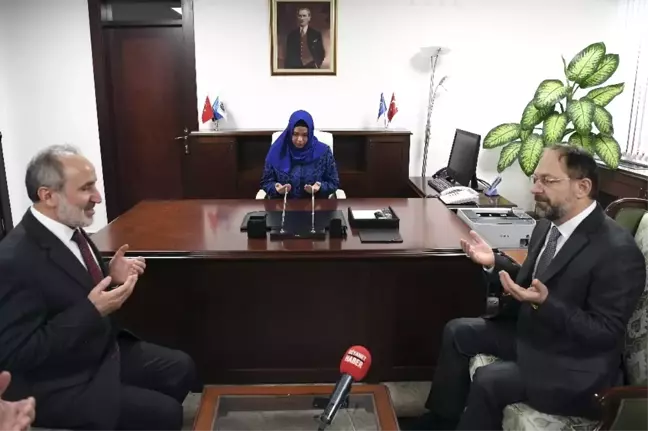 Diyanet'in İlk Kadın Başkan Yardımcısı Huriye Martı Görevine Başladı