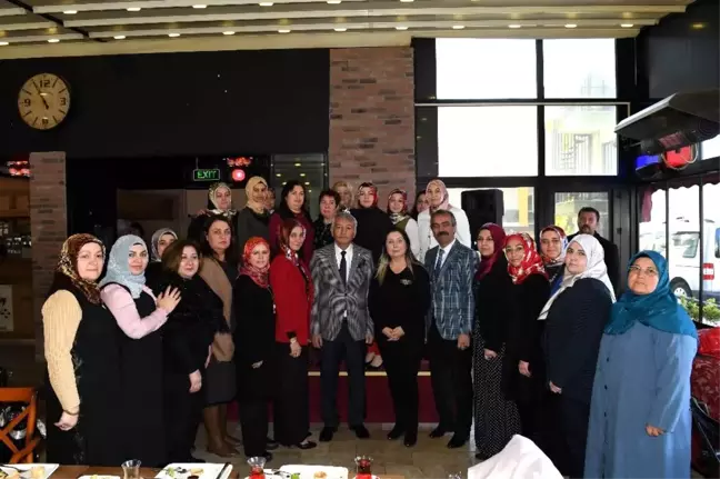 Isparta Belediyesi'nden Personel Öğretmenlere Kutlama
