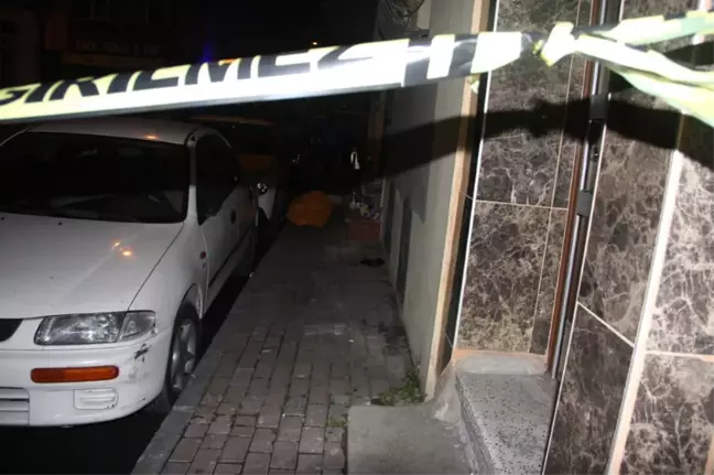 Kaldırımda Erkek Cesedi Bulundu