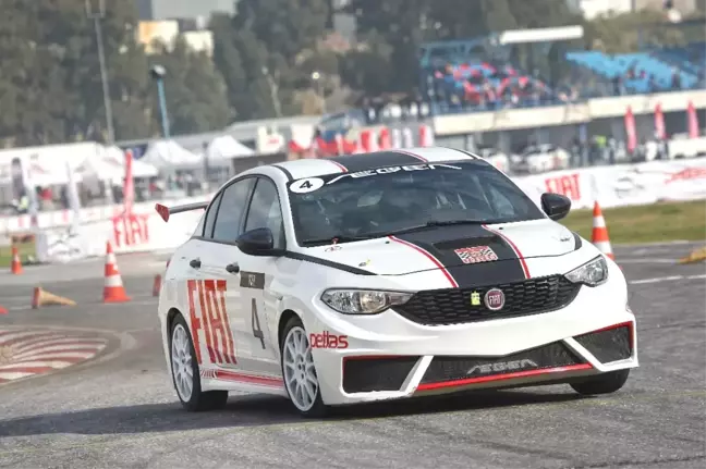 Yıldız Adayları İzmir'de Piste Çıktı