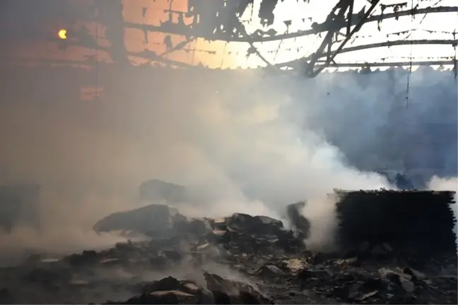 Biga'da Abajur Üreten Bir Fabrikada Yangın