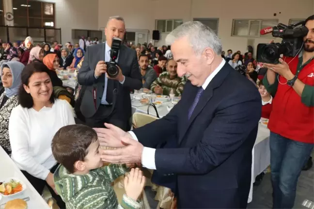 Vali Kamçı, Koruyucu Aileler ile Biraraya Geldi