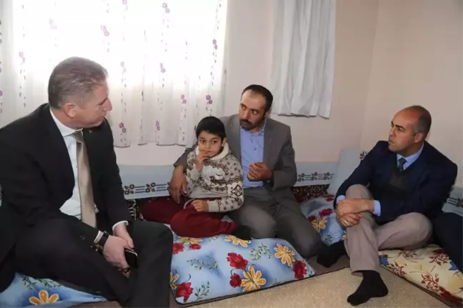 8 Yaşındaki Engelli Furkan'a Evde Eğitim