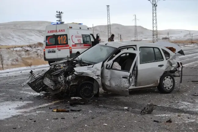 Ahlat'ta Trafik Kazası: 1 Ölü, 2 Yaralı