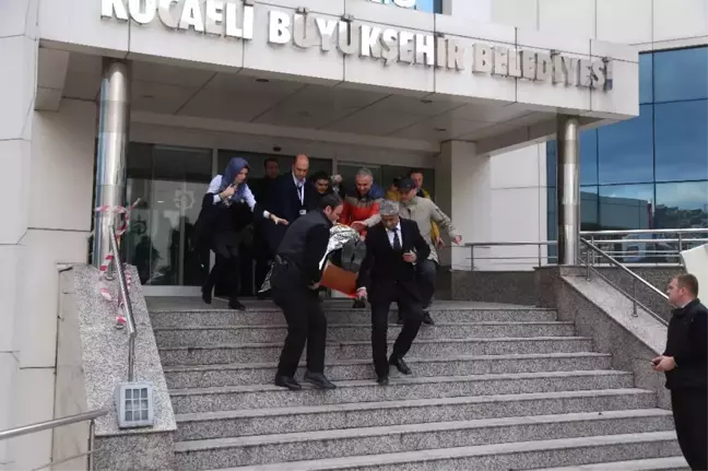 Kocaeli Büyükşehir Belediyesi'ndeki Tatbikat Gerçeğini Aratmadı