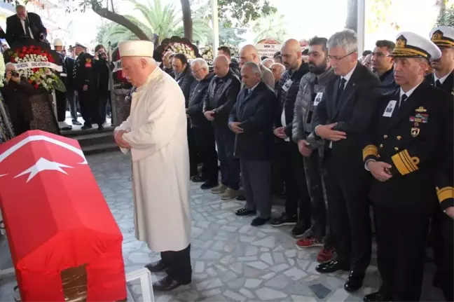 Toygar Işıklı Babasını Son Yolculuğuna Uğurladı