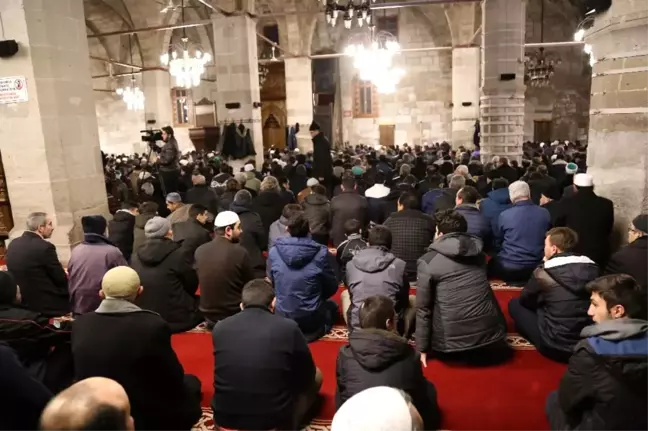 Aksaray'da 'Annem Babam Camideyim' Programı