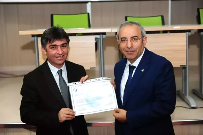 Rektör Battal'dan Personele Sertifika