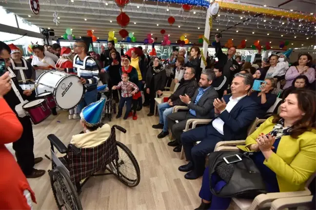 Engelsiz Kafe'de Yılbaşı Partisi