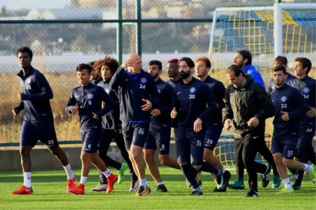 Adana Demirspor'da Aydın Yılmaz ve Kubilay Sönmez Kampa Katıldı