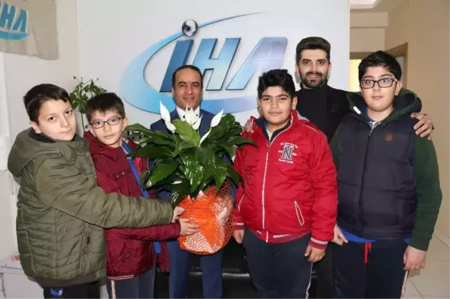 Sinema ve Fotoğrafçılık Kulübü Öğrencilerinden İha'ya Ziyaret