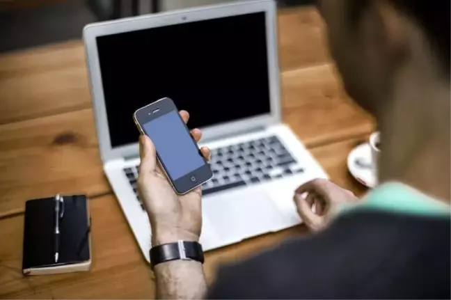 Türkiye'deki Kullanıcılar Her 13 Dakikada Bir Telefona Bakıyor