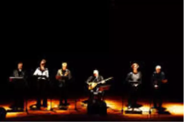 Karşıyaka, Nazım Hikmet'i Anıyor